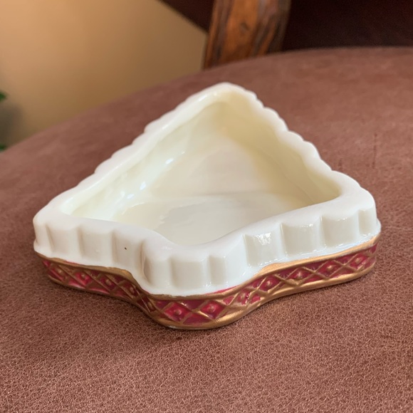 International Bazaar porcelain holiday tree shaped box - Picture 7 of 11